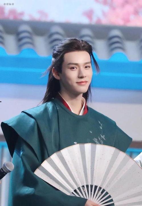 一线吃瓜娱乐圈喻闻的cp是谁,揭秘明星恋情背后的秘密  第1张