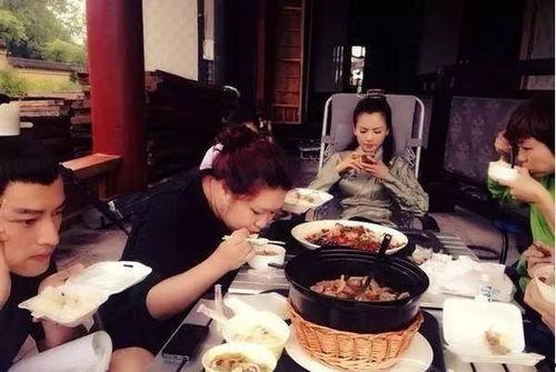 娱乐吃瓜剧组食物,揭秘剧组食物背后的秘密与趣味  第2张